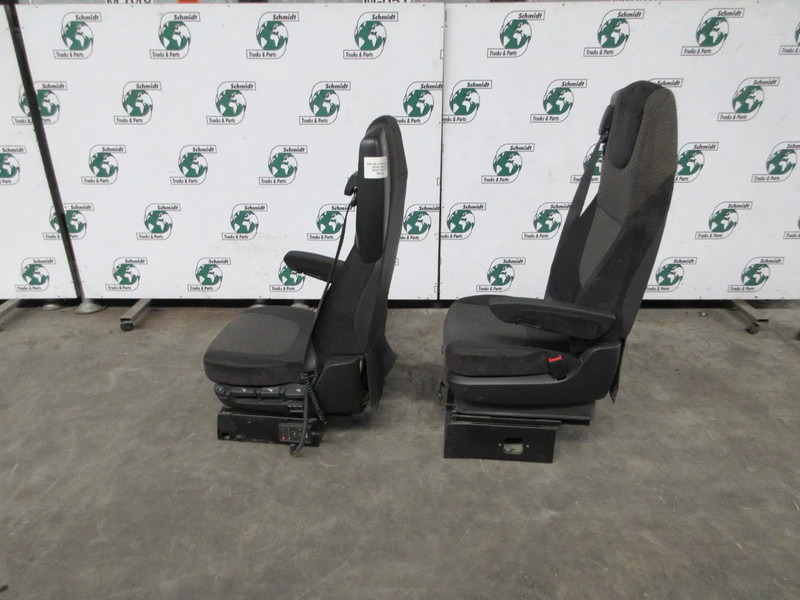 DAF 2104652//2105712// STOELEN SET DAF XF CF EURO 6 RECHTS EN LINKS - مقاعد السيارات - شاحنة: صور 2 DAF 2104652//2105712// STOELEN SET DAF XF CF EURO 6 RECHTS EN LINKS - مقاعد السيارات - شاحنة: صور 2