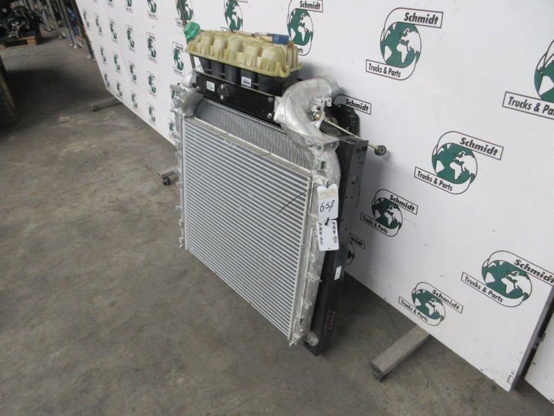 MAN 81.06100-6936/81.06130-0243 NIEUWE RADIATEUR MODEL 2022 - المشعاع - شاحنة: صور 3 MAN 81.06100-6936/81.06130-0243 NIEUWE RADIATEUR MODEL 2022 - المشعاع - شاحنة: صور 3