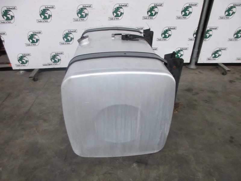 MAN 81.12201-5701//81.12201-5950 // 580 LITER TANK MAN TGX TGS EURO 6 - خزان وقود - شاحنة: صور 2 MAN 81.12201-5701//81.12201-5950 // 580 LITER TANK MAN TGX TGS EURO 6 - خزان وقود - شاحنة: صور 2