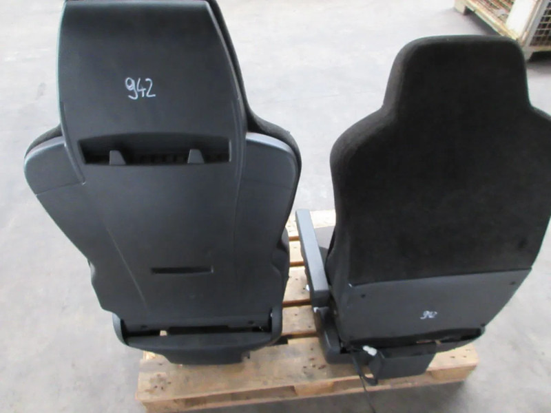 MAN 81.62307-6481//81.62307-6447//81.62307-6516/81.62307-6414 STOEL SET TGX - مقاعد السيارات - شاحنة: صور 3 MAN 81.62307-6481//81.62307-6447//81.62307-6516/81.62307-6414 STOEL SET TGX - مقاعد السيارات - شاحنة: صور 3