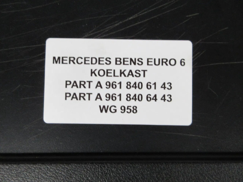 النظام الكهربائي - شاحنة Mercedes-Benz A 961 840 61 43 // A 961 840 61 43 KOELKAST MERCEDES 1842 EURO 6: صور 12