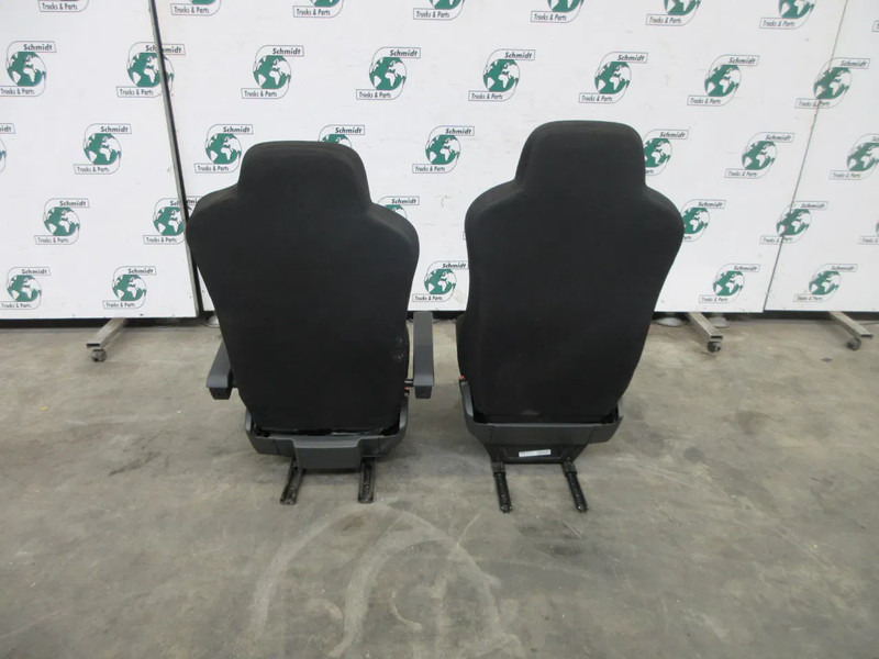 Mercedes-Benz A 967 910 40 01//A 967 910 29 01 // A 679 910 12 03 STOELEN SET BENZ 1224 EURO 6 - مقاعد السيارات - شاحنة: صور 3 Mercedes-Benz A 967 910 40 01//A 967 910 29 01 // A 679 910 12 03 STOELEN SET BENZ 1224 EURO 6 - مقاعد السيارات - شاحنة: صور 3