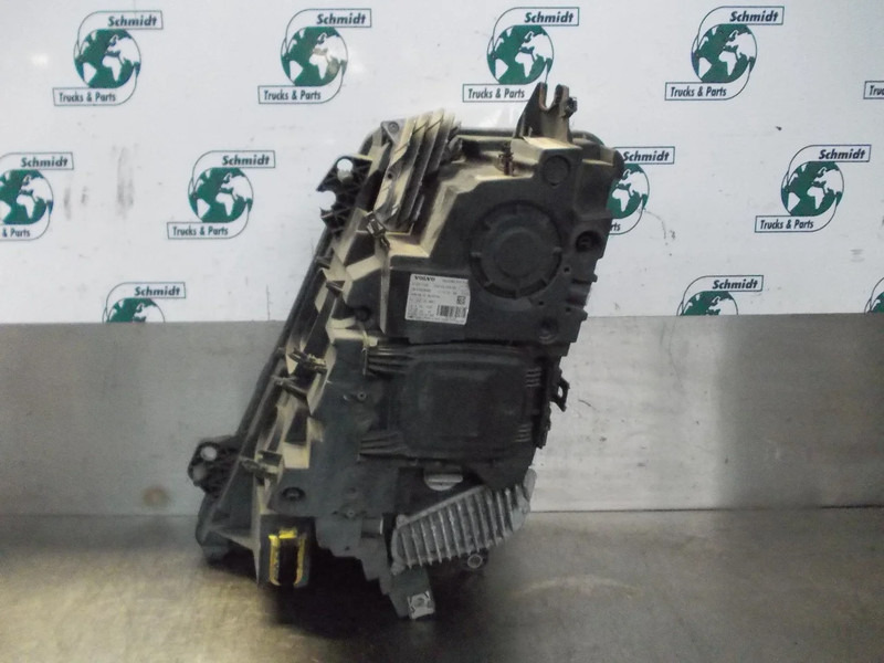 Volvo 21221130//21221129 KOPLAMP RECHTS EN LINKS VOLVO FH 460 EURO 6 - كشافات - شاحنة: صور 4 Volvo 21221130//21221129 KOPLAMP RECHTS EN LINKS VOLVO FH 460 EURO 6 - كشافات - شاحنة: صور 4