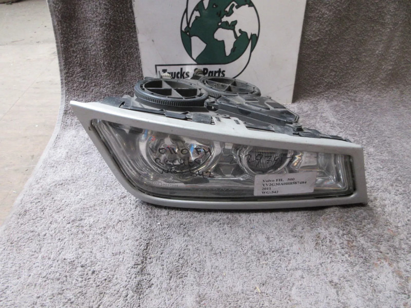 Volvo 21297917 // 21297918 MISTLAMP VOLVO FH SERIE EURO 5 RECHTS EN LINKS - مصباح الضباب - شاحنة: صور 3 Volvo 21297917 // 21297918 MISTLAMP VOLVO FH SERIE EURO 5 RECHTS EN LINKS - مصباح الضباب - شاحنة: صور 3