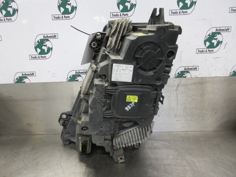 Volvo 22239217 // 82355054 KOPLAMP XENOS VOLVO FH 460 MODEL 2018 - كشافات - شاحنة: صور 4 Volvo 22239217 // 82355054 KOPLAMP XENOS VOLVO FH 460 MODEL 2018 - كشافات - شاحنة: صور 4