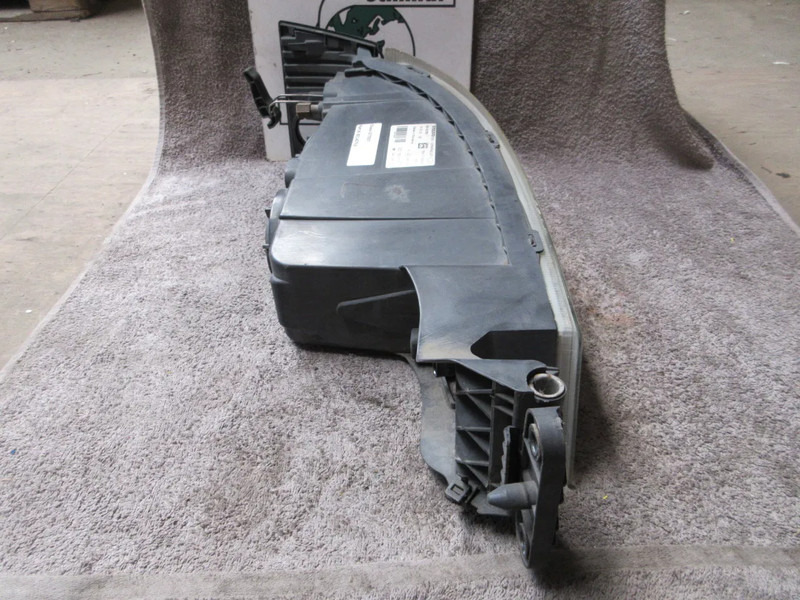 Volvo 82140763 MISTLAMP VOLVO FH SERIE EURO 6 - مصباح الضباب - شاحنة: صور 2 Volvo 82140763 MISTLAMP VOLVO FH SERIE EURO 6 - مصباح الضباب - شاحنة: صور 2