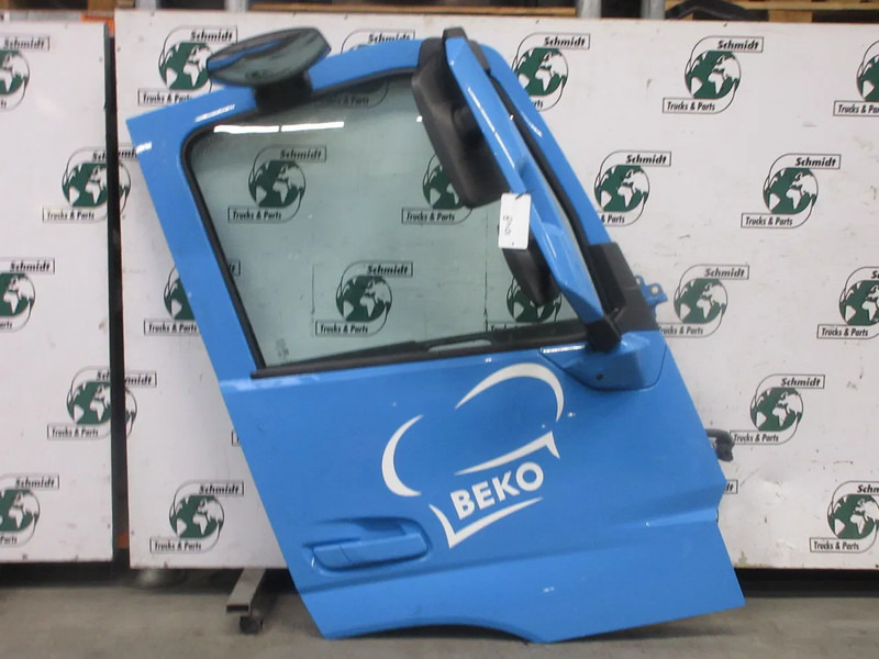 Volvo 84235902 DEUR RECHTS VOLVO FM 330 MODEL 2023 NIEUWE TYPE - باب و قطع الغيار - شاحنة: صور 4 Volvo 84235902 DEUR RECHTS VOLVO FM 330 MODEL 2023 NIEUWE TYPE - باب و قطع الغيار - شاحنة: صور 4