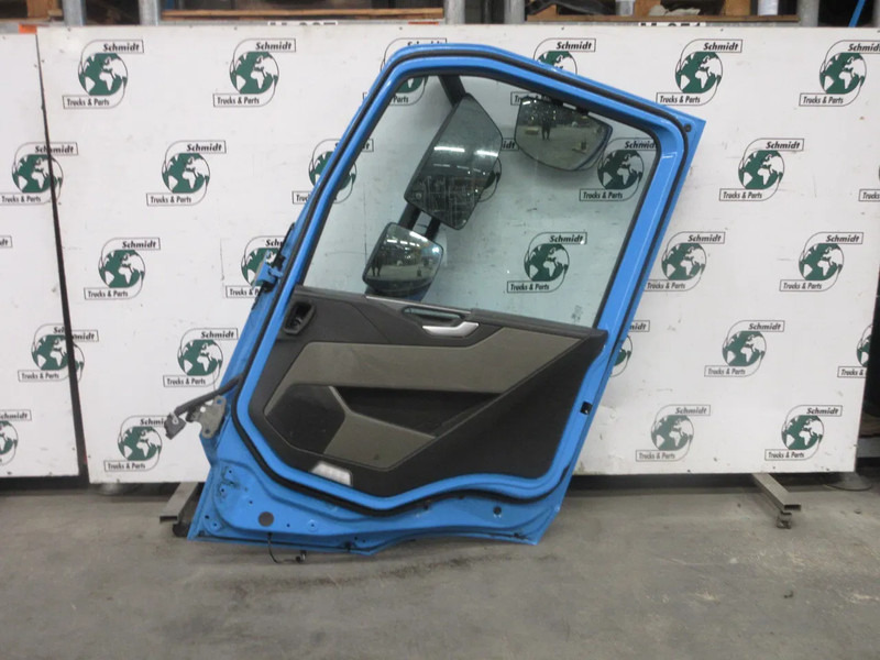 Volvo 84235902 DEUR RECHTS VOLVO FM 330 MODEL 2023 NIEUWE TYPE - باب و قطع الغيار - شاحنة: صور 2 Volvo 84235902 DEUR RECHTS VOLVO FM 330 MODEL 2023 NIEUWE TYPE - باب و قطع الغيار - شاحنة: صور 2