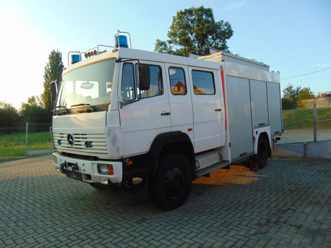 MERCEDES-BENZ 1124AF 4x4 MAGIRUS - سيارة بلدية: صور 1 MERCEDES-BENZ 1124AF 4x4 MAGIRUS - سيارة بلدية: صور 1