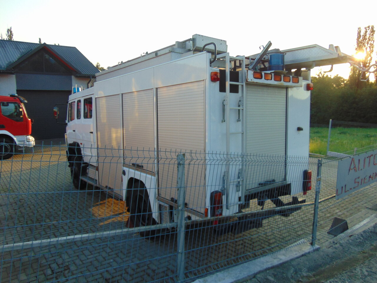 MERCEDES-BENZ 1124AF 4x4 MAGIRUS - سيارة بلدية: صور 3 MERCEDES-BENZ 1124AF 4x4 MAGIRUS - سيارة بلدية: صور 3
