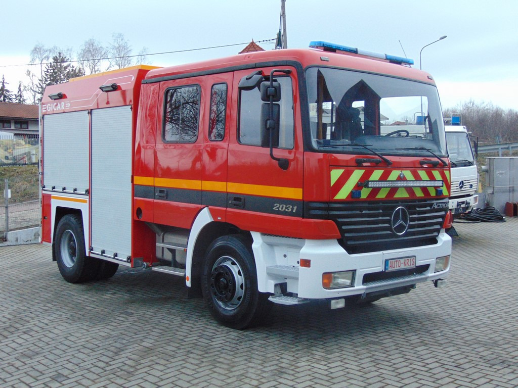 MERCEDES-BENZ Actros 2031 V8 GICAR - المطافئ: صور 2 MERCEDES-BENZ Actros 2031 V8 GICAR - المطافئ: صور 2