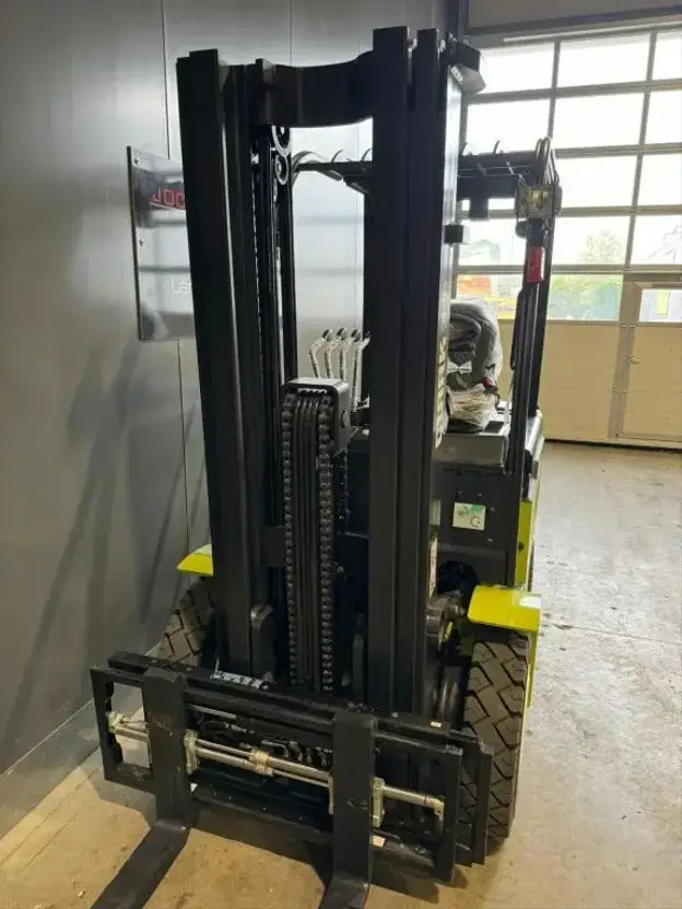 Clark EPX25i - رافعة شوكية: صور 4 Clark EPX25i - رافعة شوكية: صور 4