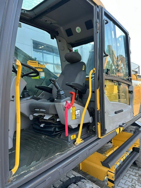 Volvo EW210D MH - حفارة النقل والشحن: صور 5 Volvo EW210D MH - حفارة النقل والشحن: صور 5