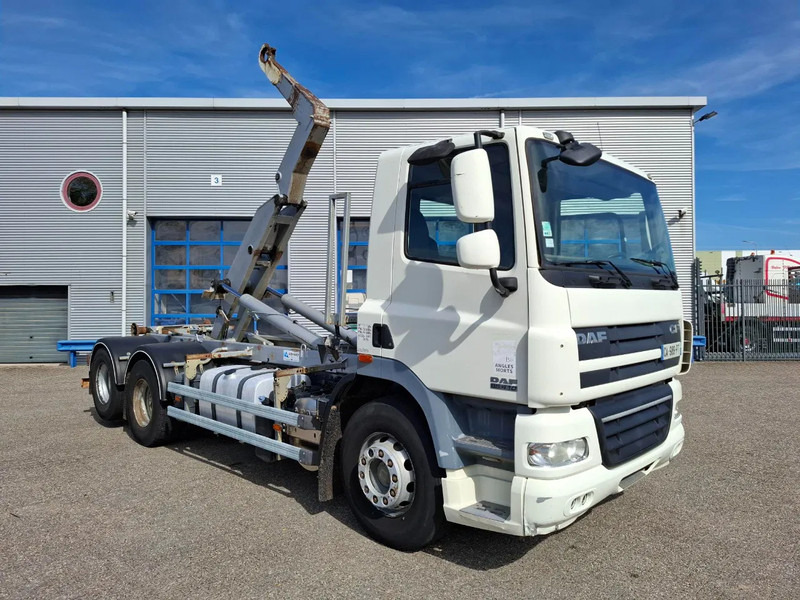 DAF CF85-410 / 6X2 / DEB / DALBY HOOK 15TON / AIRCO / ONLY:744381 KM / MANUAL / EURO-5 / 2012 - شاحنة ذات الخطاف: صور 3 DAF CF85-410 / 6X2 / DEB / DALBY HOOK 15TON / AIRCO / ONLY:744381 KM / MANUAL / EURO-5 / 2012 - شاحنة ذات الخطاف: صور 3