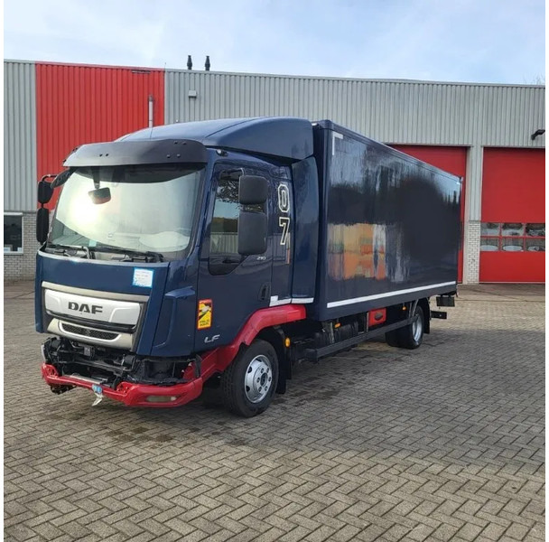 DAF LF 210 / ENGINE RUNNING / ONLY:120371 KM / PLATFORM:1000 KG / LWDS / AIRCO / AUTOMATIC / EURO-6 / 2022 - بصندوق مغلق شاحنة: صور 1 DAF LF 210 / ENGINE RUNNING / ONLY:120371 KM / PLATFORM:1000 KG / LWDS / AIRCO / AUTOMATIC / EURO-6 / 2022 - بصندوق مغلق شاحنة: صور 1