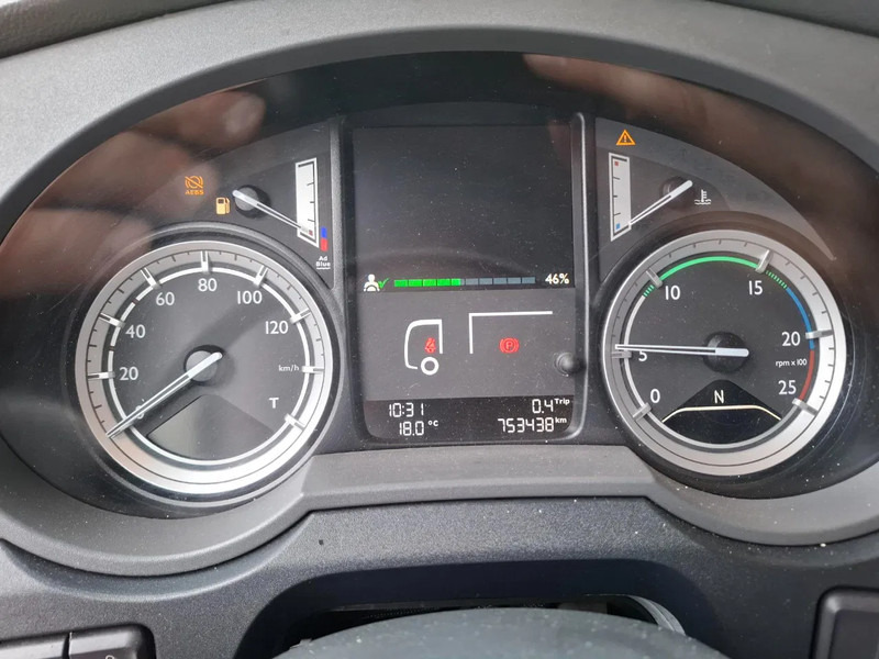 شاحنة جرار DAF XF106-460 / DEB / TUV:20-01-2026 / 753438 KM / FRIDGE / ACC / LWDS / GEN2 V2 TACHO / ALCOA / AUTOMATIC / EURO-6 / 2017: صور 16