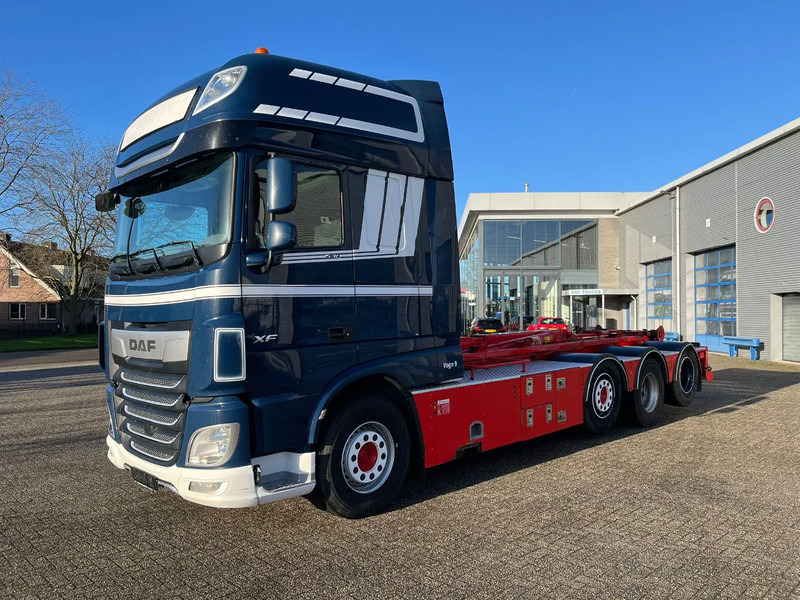 DAF XF106-530 8X2 / AJK HOOKLIFT 25000KG / 9 TON FRONT AXLE / NAVI / ONLY:612482 KM / SSC / AUTOMATIC / EURO-6 / 2019 - شاحنة ذات الخطاف: صور 1 DAF XF106-530 8X2 / AJK HOOKLIFT 25000KG / 9 TON FRONT AXLE / NAVI / ONLY:612482 KM / SSC / AUTOMATIC / EURO-6 / 2019 - شاحنة ذات الخطاف: صور 1