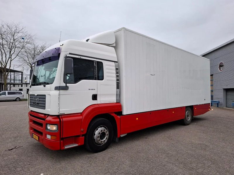 MAN TG310A / NL TRUCK / TUV:06-07-2026 / ONLY:249085 KM / SMART TACHO / 1SIDE OPEN / PLATFORM 2000 KG / AUTOMATIC / EURO-3 / 2002 - بصندوق مغلق شاحنة: صور 1 MAN TG310A / NL TRUCK / TUV:06-07-2026 / ONLY:249085 KM / SMART TACHO / 1SIDE OPEN / PLATFORM 2000 KG / AUTOMATIC / EURO-3 / 2002 - بصندوق مغلق شاحنة: صور 1