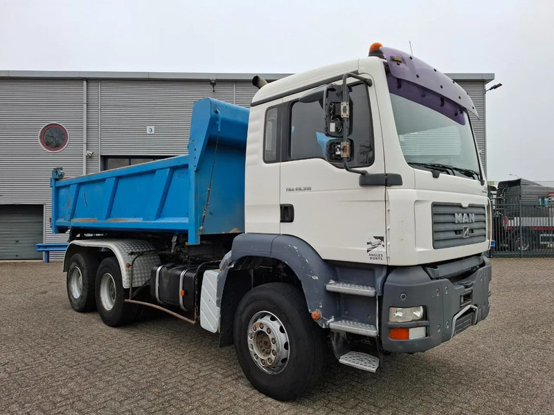 MAN TGA 26.310 / 6X4 / 2XBIG AXLE / 2SIDE TIPPER / ONLY:545423 KM / TUV:06-05-2026 / FULL-STEEL / AIRCO / MANUAL / EURO-4 / 2005 - قلابات: صور 4 MAN TGA 26.310 / 6X4 / 2XBIG AXLE / 2SIDE TIPPER / ONLY:545423 KM / TUV:06-05-2026 / FULL-STEEL / AIRCO / MANUAL / EURO-4 / 2005 - قلابات: صور 4