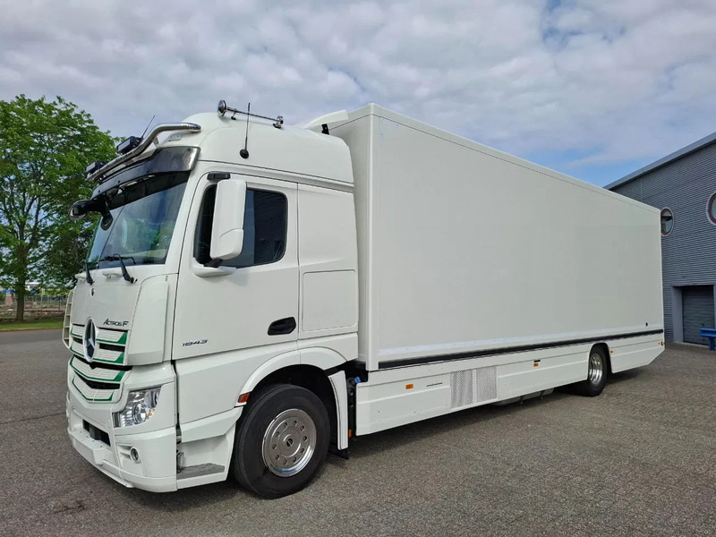Mercedes-Benz Actros 1843 / GERMAN FLOWER TRUCK / 162021 KM / ISOLATED BOX / COOL & HEATED / NAVI / PLATFORM 1500 KG / TOP CONDITION / FULL-AI - شاحنات طعام: صور 1 Mercedes-Benz Actros 1843 / GERMAN FLOWER TRUCK / 162021 KM / ISOLATED BOX / COOL & HEATED / NAVI / PLATFORM 1500 KG / TOP CONDITION / FULL-AI - شاحنات طعام: صور 1