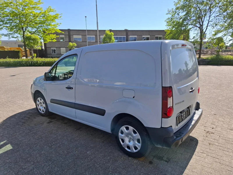 Peugeot Partner 1.6 HDI / TUV:12-01-2026 / AIRCO / CLOSED BOX / MANUAL / EURO-5 b / 2015 - فان المدمجة: صور 3 Peugeot Partner 1.6 HDI / TUV:12-01-2026 / AIRCO / CLOSED BOX / MANUAL / EURO-5 b / 2015 - فان المدمجة: صور 3