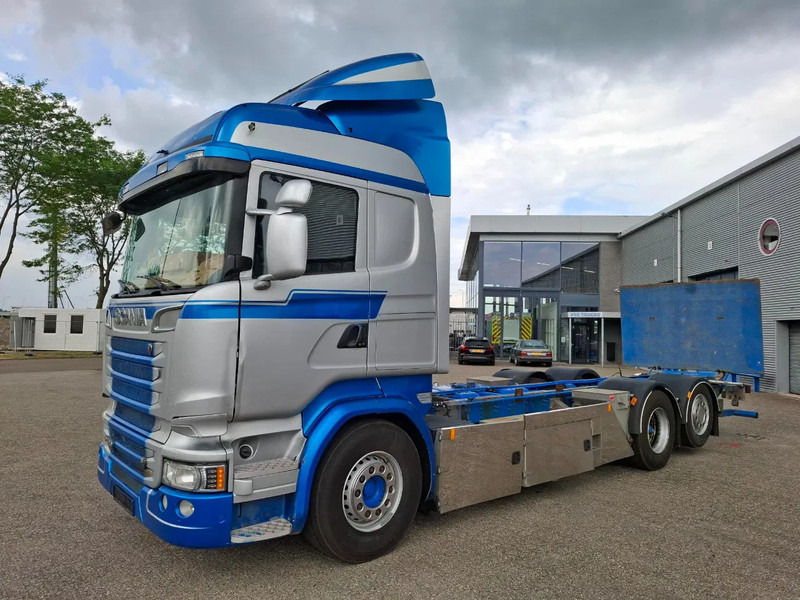 Scania R580 V8 / RETARDER / LIFT+LENKACHSE / FULL-AIR / PLATFORM 2000 KG / LEATHER / AIRCO / AUTOMATIC / EURO-6 / 2014 - الشاسيه شاحنة: صور 1 Scania R580 V8 / RETARDER / LIFT+LENKACHSE / FULL-AIR / PLATFORM 2000 KG / LEATHER / AIRCO / AUTOMATIC / EURO-6 / 2014 - الشاسيه شاحنة: صور 1