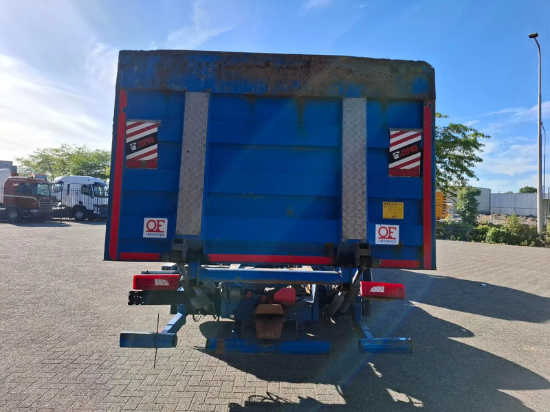 Scania R580 V8 / RETARDER / LIFT+LENKACHSE / FULL-AIR / PLATFORM 2000 KG / LEATHER / AIRCO / AUTOMATIC / EURO-6 / 2015 - الشاسيه شاحنة: صور 4 Scania R580 V8 / RETARDER / LIFT+LENKACHSE / FULL-AIR / PLATFORM 2000 KG / LEATHER / AIRCO / AUTOMATIC / EURO-6 / 2015 - الشاسيه شاحنة: صور 4