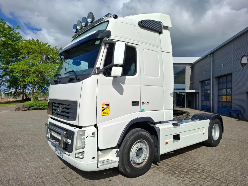 Volvo FH13-540 / HYDRAULICS / VEB+ / TUV:01-04-2026 / FRIDGE / AIRCO / SIDESKIRTS / AUTOMATIC / EURO-5 / 2012 - شاحنة جرار: صور 1 Volvo FH13-540 / HYDRAULICS / VEB+ / TUV:01-04-2026 / FRIDGE / AIRCO / SIDESKIRTS / AUTOMATIC / EURO-5 / 2012 - شاحنة جرار: صور 1
