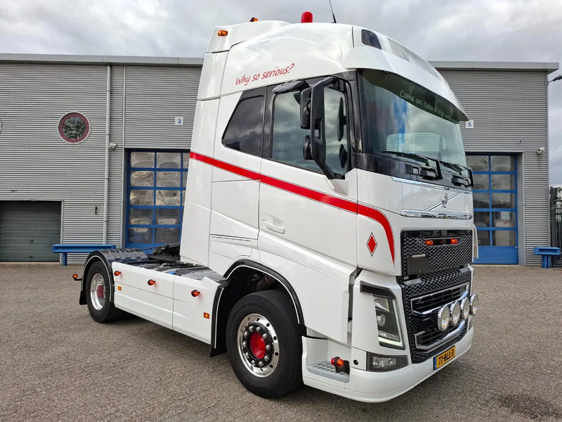 Volvo FH4-460 / CLEAN NL TRUCK / VEB+ / ADR / ACC / LWDS / DAS / DOUBLE TANK / LEATHER / FRIDGE / ALCOA / EURO-6 / 2016 - شاحنة جرار: صور 2 Volvo FH4-460 / CLEAN NL TRUCK / VEB+ / ADR / ACC / LWDS / DAS / DOUBLE TANK / LEATHER / FRIDGE / ALCOA / EURO-6 / 2016 - شاحنة جرار: صور 2