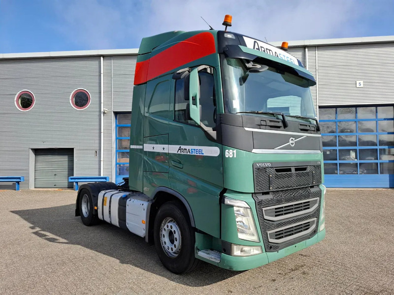 Volvo FH4-460 / VEB+ / DOUBLE TANK / FRIDGE / AIRCO / AUTOMATIC / EURO-6 / 2014 - شاحنة جرار: صور 2 Volvo FH4-460 / VEB+ / DOUBLE TANK / FRIDGE / AIRCO / AUTOMATIC / EURO-6 / 2014 - شاحنة جرار: صور 2