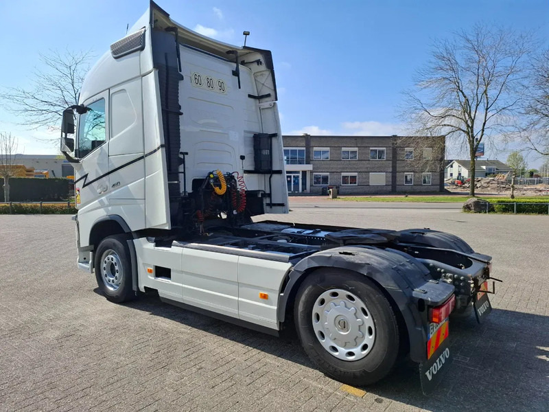 Volvo FH4-460 / VEB+ / DOUBLE TANK / FRIDGE / AUTOMATIC / EURO-6 / 2018 - شاحنة جرار: صور 3 Volvo FH4-460 / VEB+ / DOUBLE TANK / FRIDGE / AUTOMATIC / EURO-6 / 2018 - شاحنة جرار: صور 3