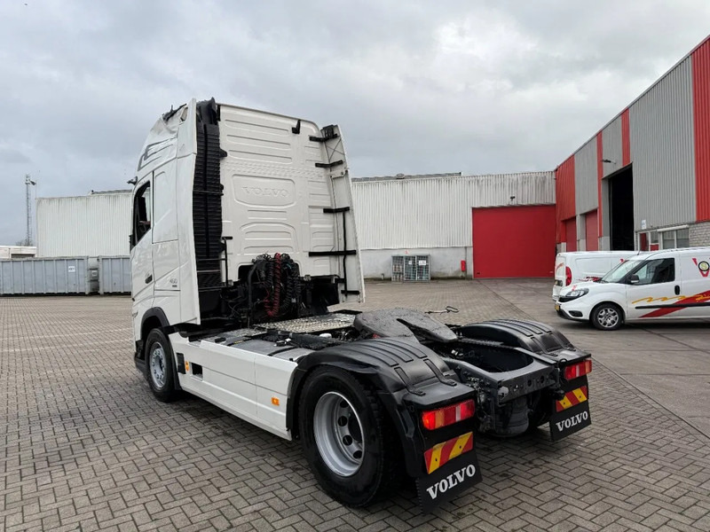 Volvo FH5-460 AERO / XL / ENGINE RUNNING / ONLY:66348 KM / I-PARKCOOL / DOUBLE TANK / ACC / LWDS / EURO-6 / 2025 - شاحنة جرار: صور 3 Volvo FH5-460 AERO / XL / ENGINE RUNNING / ONLY:66348 KM / I-PARKCOOL / DOUBLE TANK / ACC / LWDS / EURO-6 / 2025 - شاحنة جرار: صور 3