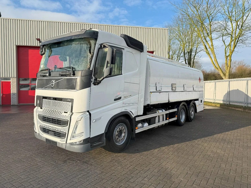 Volvo FH5-500 6X2 / ENGINE RUNNING / LIFT+LENKACHSE / FULL AIR / ADR / EUROTANK / 9-TON FRONT AXLE / EURO-6 / 2022 - شاحنة صهريج: صور 1 Volvo FH5-500 6X2 / ENGINE RUNNING / LIFT+LENKACHSE / FULL AIR / ADR / EUROTANK / 9-TON FRONT AXLE / EURO-6 / 2022 - شاحنة صهريج: صور 1