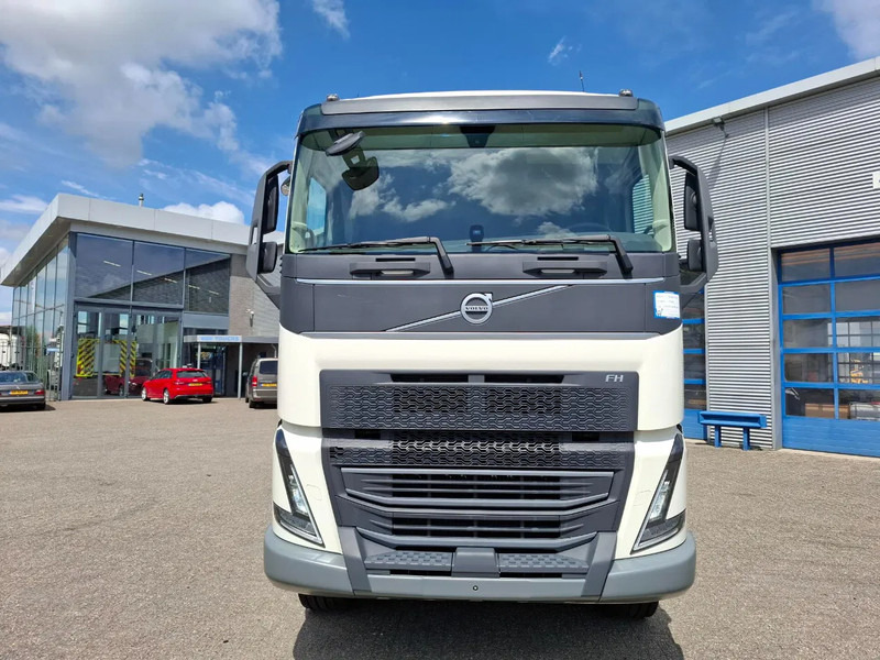 Volvo FH5-500 / 6X4 / RETARDER / HYDRAULICS / ONLY:46190 KM / BIG AXLE / VEB+ / ACC / LWDS / TOP CONDITION / AUTOMATIC / EURO-6 / 2023 - شاحنة جرار: صور 5 Volvo FH5-500 / 6X4 / RETARDER / HYDRAULICS / ONLY:46190 KM / BIG AXLE / VEB+ / ACC / LWDS / TOP CONDITION / AUTOMATIC / EURO-6 / 2023 - شاحنة جرار: صور 5