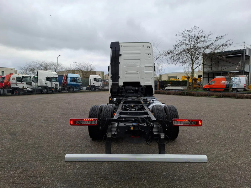 Volvo FH5-500 / XL / VEB+ / I-SAVE / I-PARKCOOL / ONLY:175784 KM / GERMAN TRUCK / FULL-AIR / WB:490 / ALCOA / LEATHER / 2023 - الشاسيه شاحنة: صور 4 Volvo FH5-500 / XL / VEB+ / I-SAVE / I-PARKCOOL / ONLY:175784 KM / GERMAN TRUCK / FULL-AIR / WB:490 / ALCOA / LEATHER / 2023 - الشاسيه شاحنة: صور 4