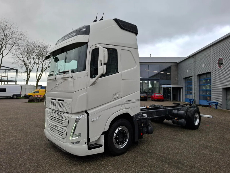 Volvo FH5-500 / XL / VEB+ / I-SAVE / I-PARKCOOL / ONLY:175784 KM / GERMAN TRUCK / FULL-AIR / WB:490 / ALCOA / LEATHER / 2023 - الشاسيه شاحنة: صور 1 Volvo FH5-500 / XL / VEB+ / I-SAVE / I-PARKCOOL / ONLY:175784 KM / GERMAN TRUCK / FULL-AIR / WB:490 / ALCOA / LEATHER / 2023 - الشاسيه شاحنة: صور 1