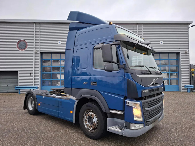 Volvo FM11-410 / VEB / DOUBLE TANK / FULL SPOILER / AIRCO / AUTOMATIC / EURO-6 / 2015 - شاحنة جرار: صور 2 Volvo FM11-410 / VEB / DOUBLE TANK / FULL SPOILER / AIRCO / AUTOMATIC / EURO-6 / 2015 - شاحنة جرار: صور 2