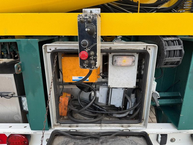 HAMMAR 151 S, Fully renovated, RC, 40 / 30 / 20 Ft - شاحنات الحاويات/ جسم علوي قابل للتغيير نصف مقطورة: صور 4 HAMMAR 151 S, Fully renovated, RC, 40 / 30 / 20 Ft - شاحنات الحاويات/ جسم علوي قابل للتغيير نصف مقطورة: صور 4