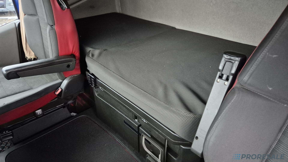 VOLVO FH 500 4X2 LOW DECK EURO 6 - شاحنة جرار: صور 5 VOLVO FH 500 4X2 LOW DECK EURO 6 - شاحنة جرار: صور 5