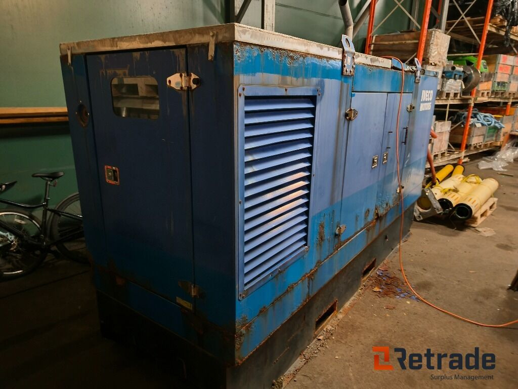 400V Generator Iveco 200kVa, kun 2400timer - آلات البناء: صور 2 400V Generator Iveco 200kVa, kun 2400timer - آلات البناء: صور 2