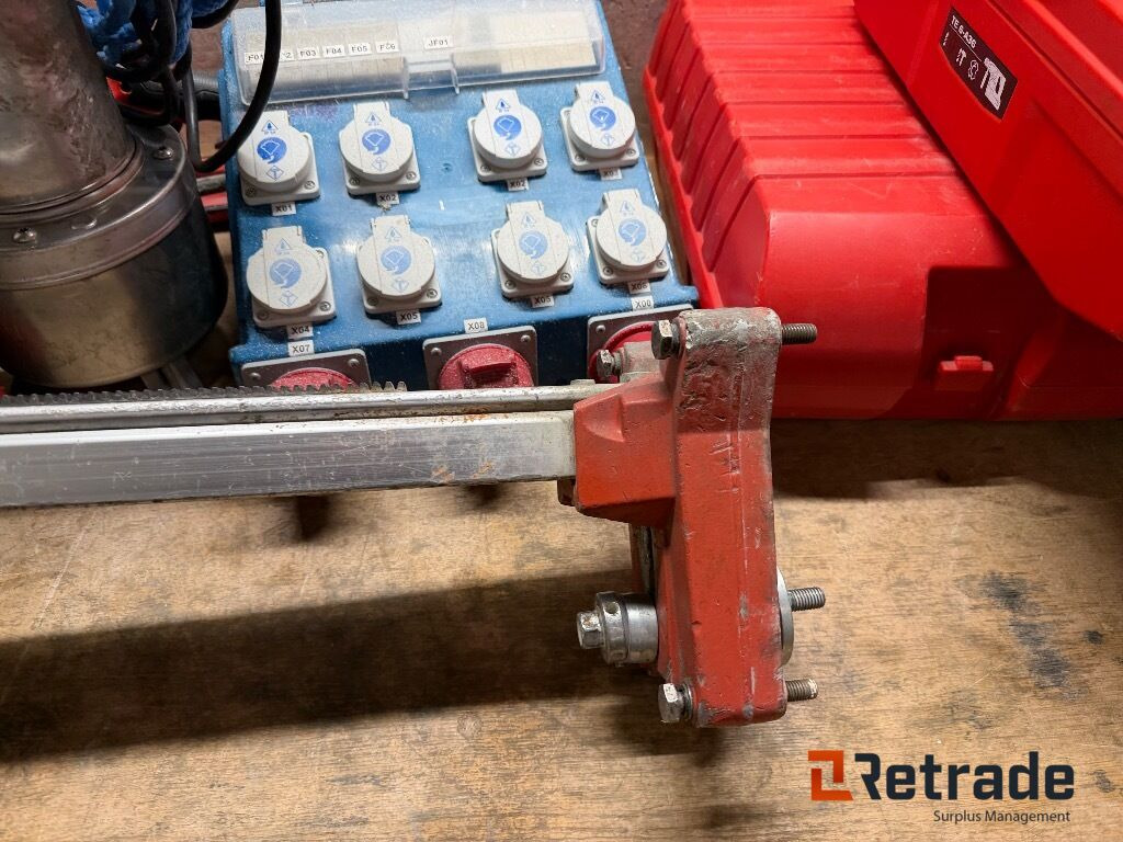 8 Handverktyg - معدات البناء: صور 3 8 Handverktyg - معدات البناء: صور 3