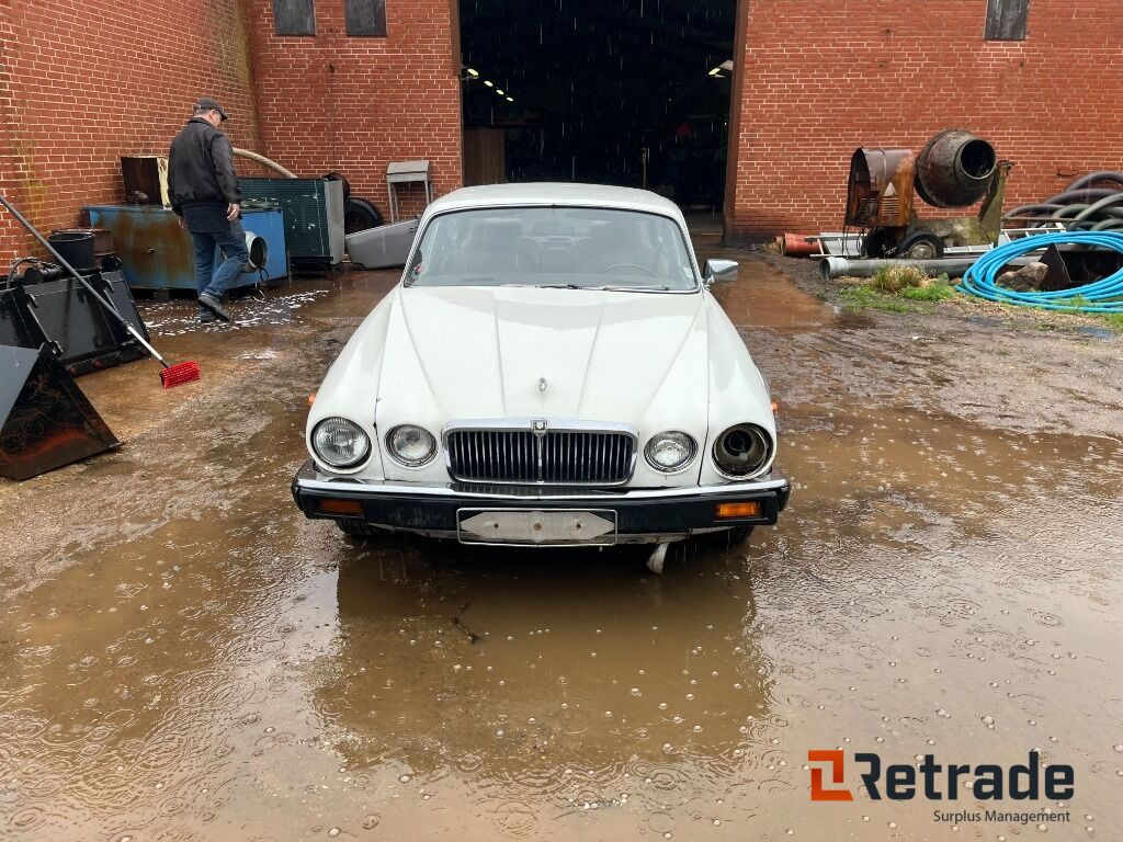 Bil Jaguar XJ 6 4,2 Oldtimer - سيارة: صور 2 Bil Jaguar XJ 6 4,2 Oldtimer - سيارة: صور 2