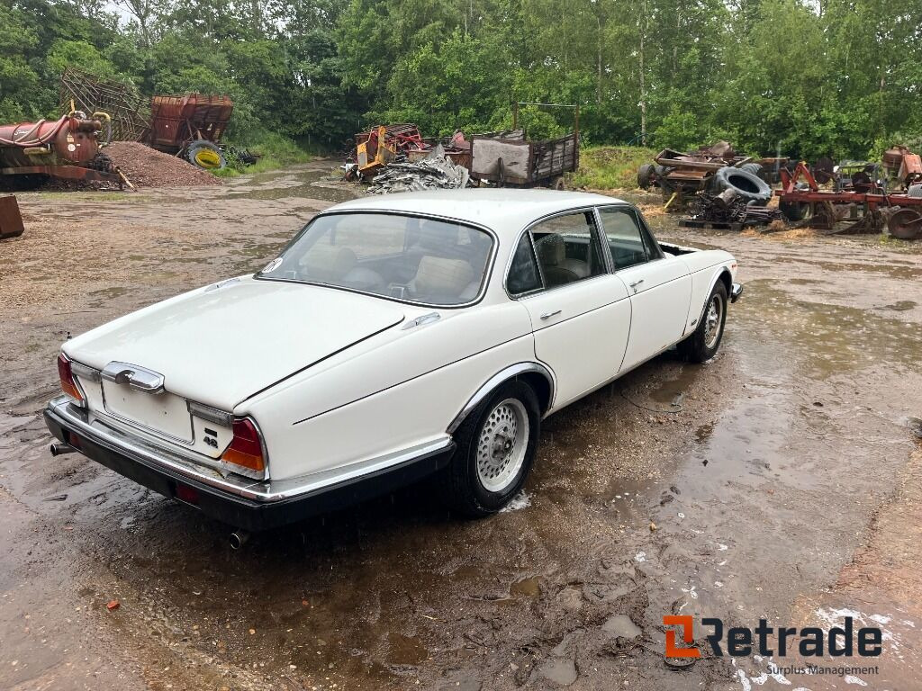 Bil Jaguar XJ 6 4,2 Oldtimer - سيارة: صور 5 Bil Jaguar XJ 6 4,2 Oldtimer - سيارة: صور 5