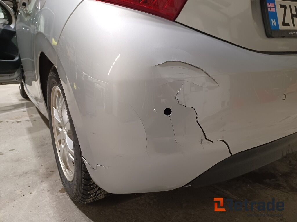 Bil Peugeot 208 Automat - سيارة: صور 4 Bil Peugeot 208 Automat - سيارة: صور 4