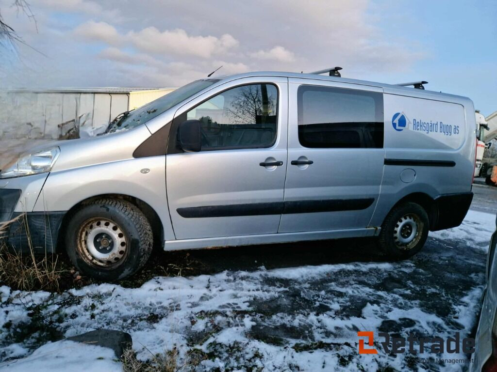 En pen Peugeot Expert 2009-modell - سيارة: صور 1 En pen Peugeot Expert 2009-modell - سيارة: صور 1