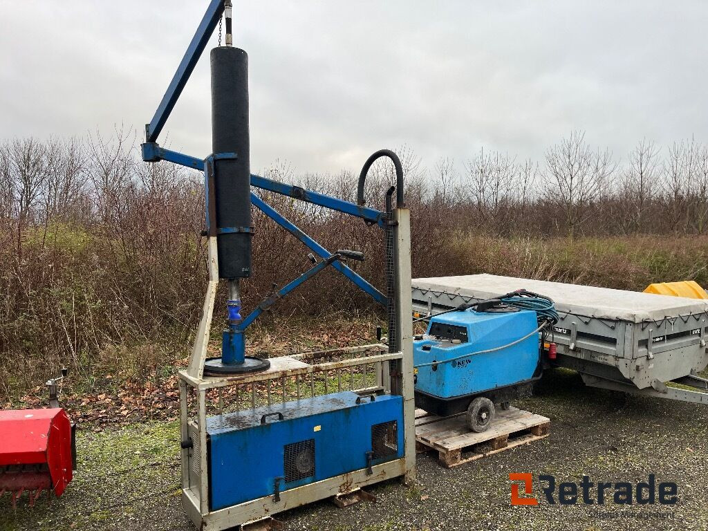 Forskelligt udstyr AL- VAC AL - VAC Vacum fliselægger - معدات البناء: صور 1 Forskelligt udstyr AL- VAC AL - VAC Vacum fliselægger - معدات البناء: صور 1