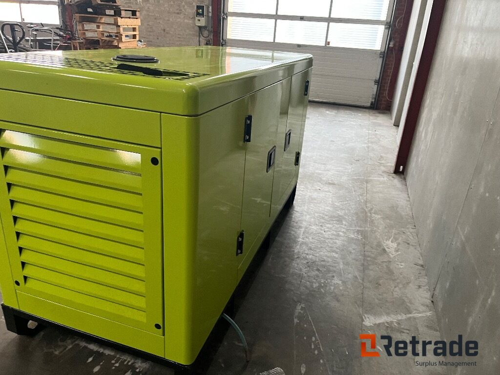 Generator Compal Power VG-R30 Generator - آلات البناء: صور 5 Generator Compal Power VG-R30 Generator - آلات البناء: صور 5