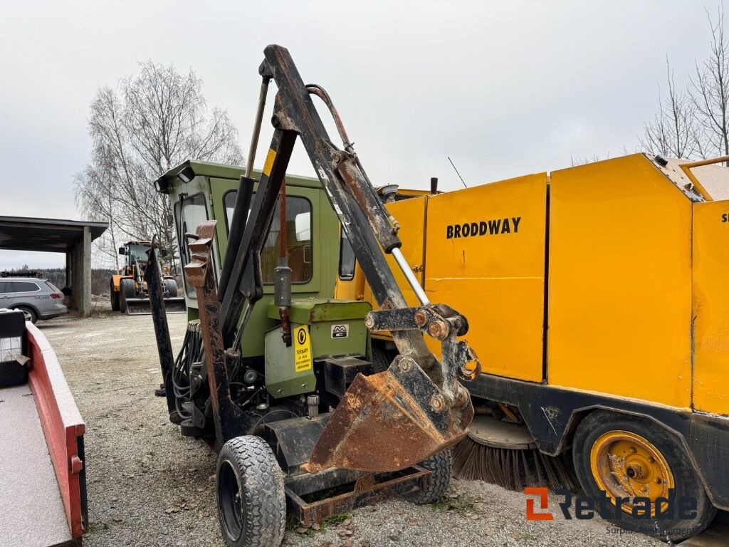 Grävmaskin Medle Grävaren MG6D - آلات البناء: صور 2 Grävmaskin Medle Grävaren MG6D - آلات البناء: صور 2