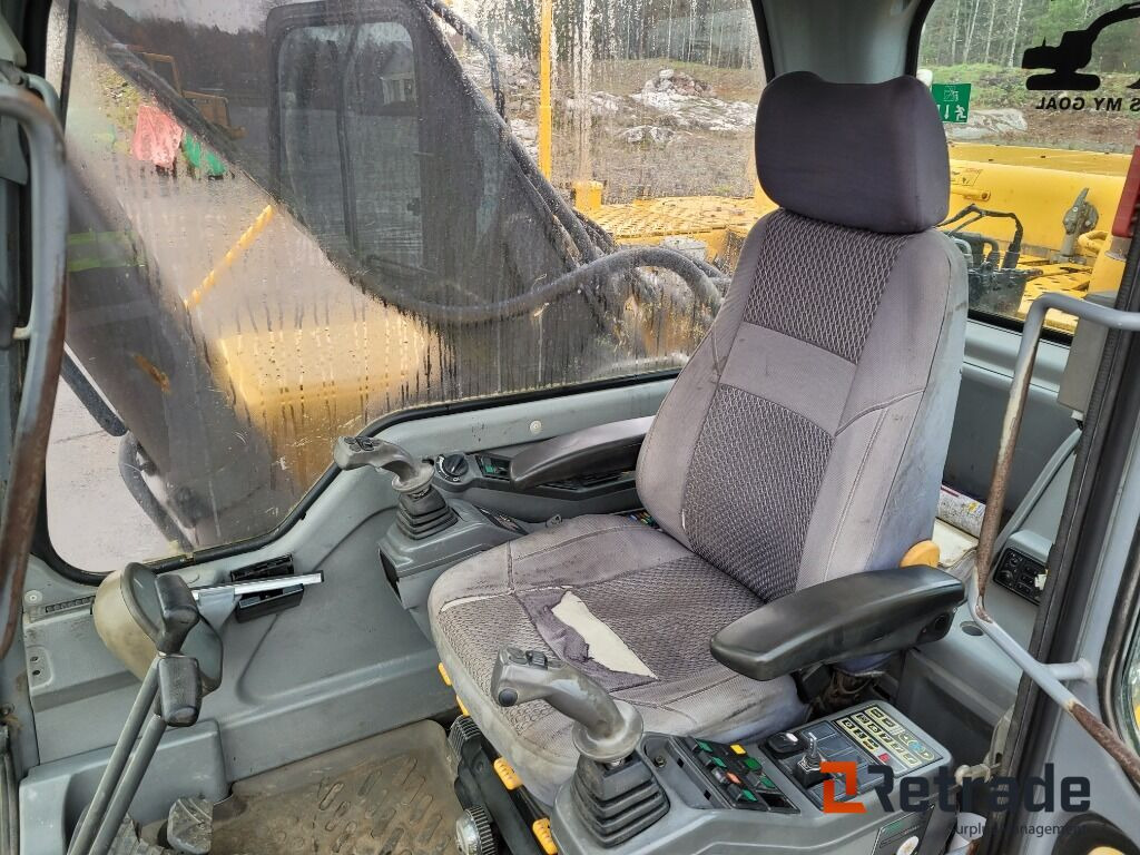 Grävmaskin Volvo EC 240B NLC med tiltrotator och redskap - آلات البناء: صور 5 Grävmaskin Volvo EC 240B NLC med tiltrotator och redskap - آلات البناء: صور 5