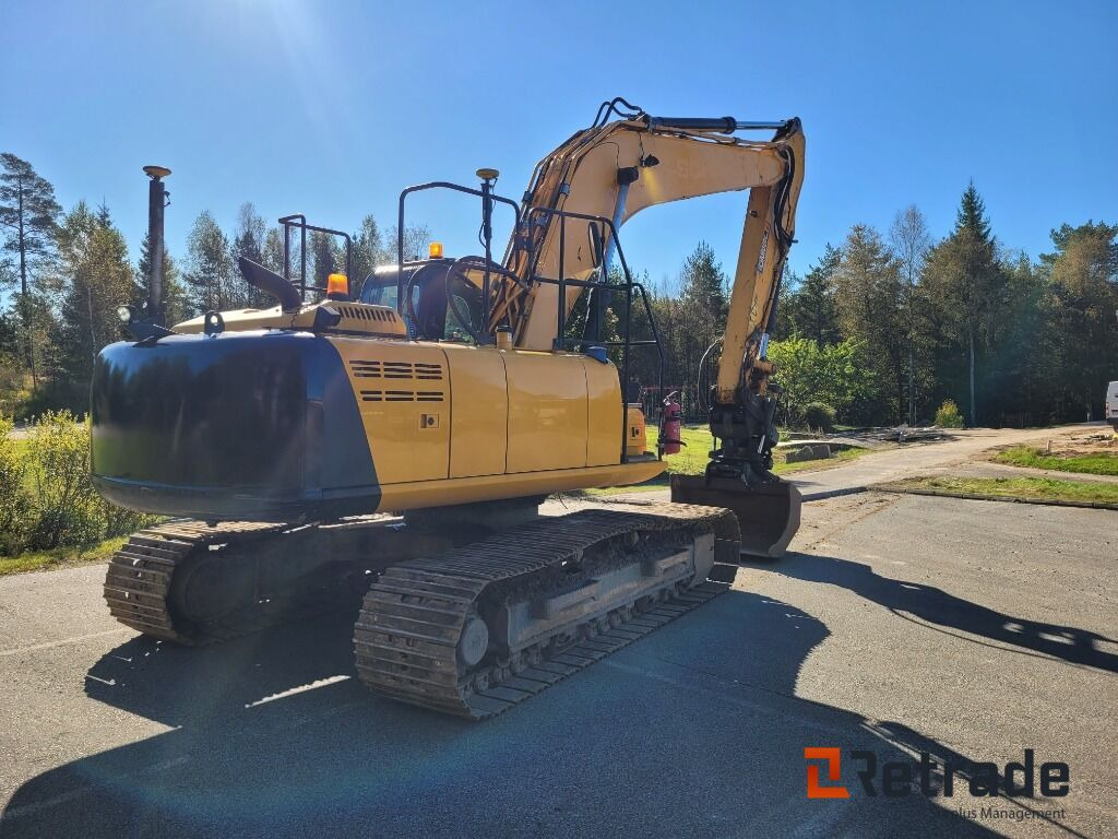 Grävmaskin bandare JCB 220 LCT4F med grävsystem Leica 3-d och skopor - آلات البناء: صور 4 Grävmaskin bandare JCB 220 LCT4F med grävsystem Leica 3-d och skopor - آلات البناء: صور 4